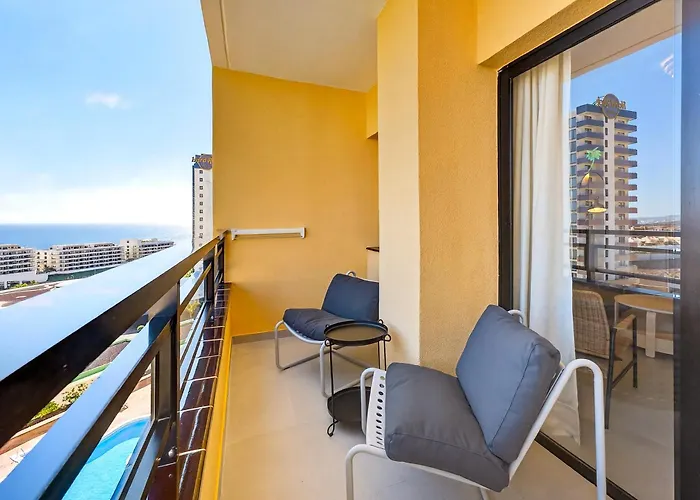 Paraiso Sea Breeze Apartment
